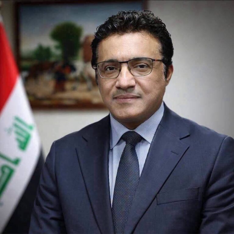 الحكومة تكسر صمتها.. الاقتراض الداخلي لتأمين الرواتب